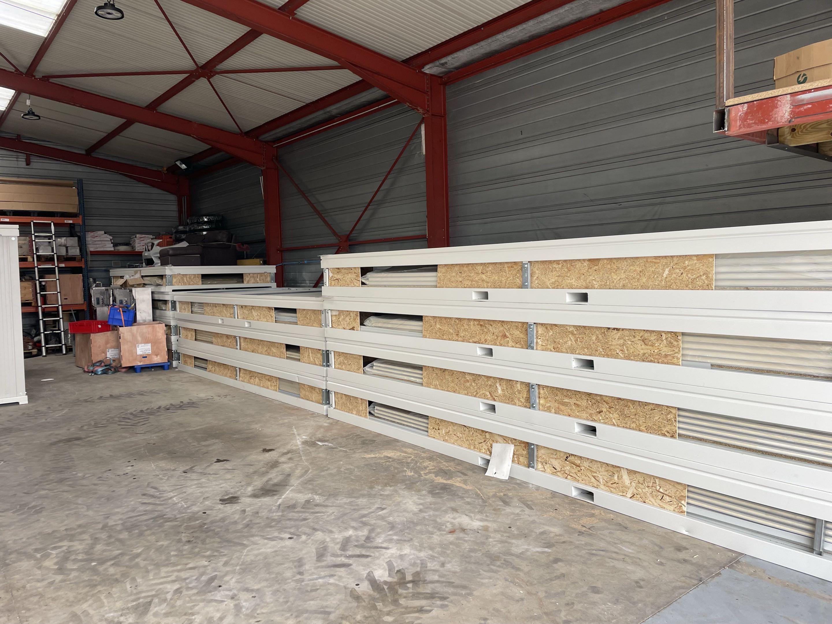 Large stock de panneaux bungalows BM Services